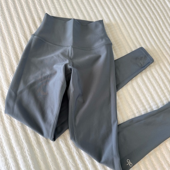 ALO Yoga Pants - Alo Silver/Blue/Gray High-Waist Performance Leggings